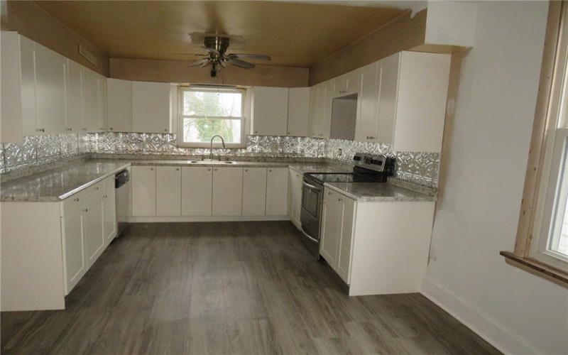 606 Crest Ave, Charleroi, 15022, 4 Bedrooms Bedrooms, 7 Rooms Rooms,1.1 BathroomsBathrooms,Residential,For Sale,Crest Ave,1734924