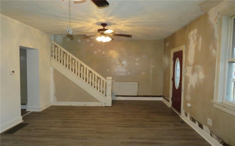 606 Crest Ave, Charleroi, 15022, 4 Bedrooms Bedrooms, 7 Rooms Rooms,1.1 BathroomsBathrooms,Residential,For Sale,Crest Ave,1734924