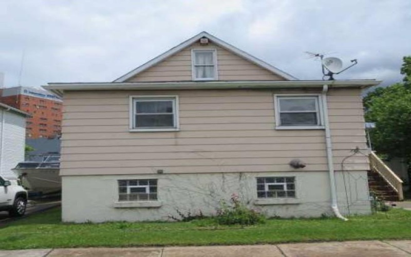 75 Hamilton Ave, Greensburg, 15601, 2 Bedrooms Bedrooms, ,1 BathroomBathrooms,Residential,For Sale,Hamilton Ave,1743909