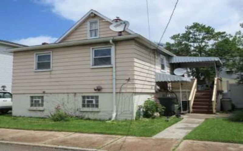 75 Hamilton Ave, Greensburg, 15601, 2 Bedrooms Bedrooms, ,1 BathroomBathrooms,Residential,For Sale,Hamilton Ave,1743909