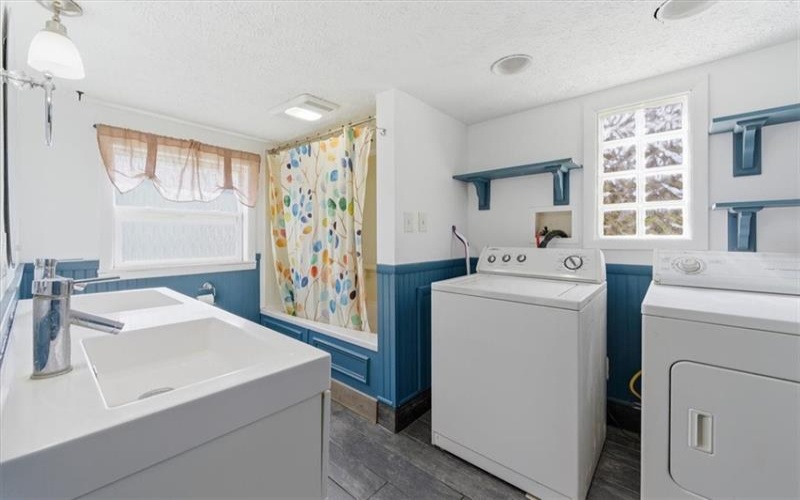 1135 Locust Ave, Washington, 15301, 2 Bedrooms Bedrooms, 5 Rooms Rooms,1.1 BathroomsBathrooms,Residential,For Sale,Locust Ave,1746471