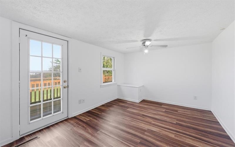 1135 Locust Ave, Washington, 15301, 2 Bedrooms Bedrooms, 5 Rooms Rooms,1.1 BathroomsBathrooms,Residential,For Sale,Locust Ave,1746471