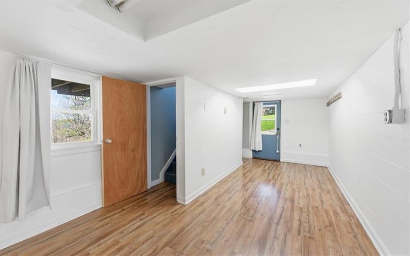 1135 Locust Ave, Washington, 15301, 2 Bedrooms Bedrooms, 5 Rooms Rooms,1.1 BathroomsBathrooms,Residential,For Sale,Locust Ave,1746471