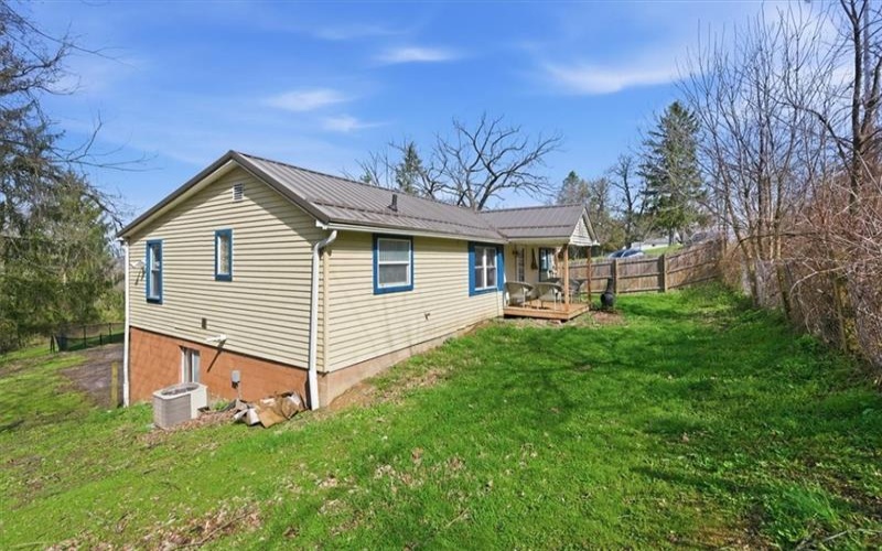 1135 Locust Ave, Washington, 15301, 2 Bedrooms Bedrooms, 5 Rooms Rooms,1.1 BathroomsBathrooms,Residential,For Sale,Locust Ave,1746471