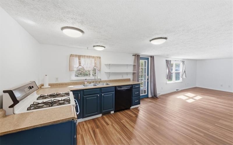 1135 Locust Ave, Washington, 15301, 2 Bedrooms Bedrooms, 5 Rooms Rooms,1.1 BathroomsBathrooms,Residential,For Sale,Locust Ave,1746471