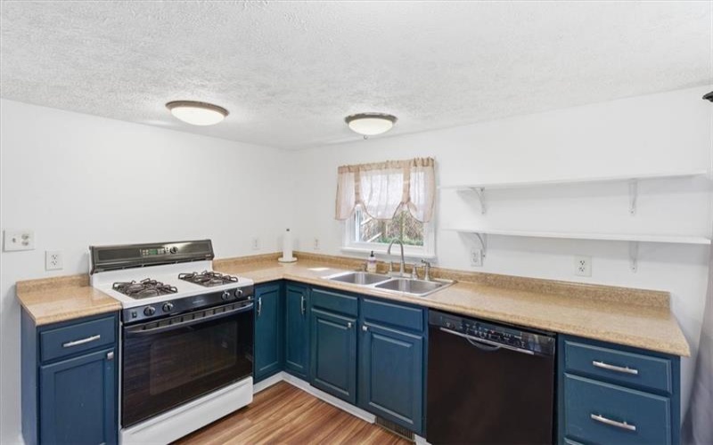 1135 Locust Ave, Washington, 15301, 2 Bedrooms Bedrooms, 5 Rooms Rooms,1.1 BathroomsBathrooms,Residential,For Sale,Locust Ave,1746471