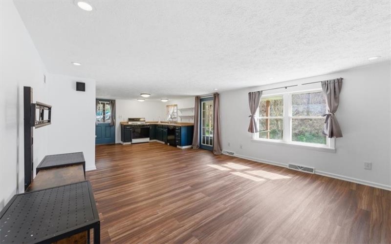 1135 Locust Ave, Washington, 15301, 2 Bedrooms Bedrooms, 5 Rooms Rooms,1.1 BathroomsBathrooms,Residential,For Sale,Locust Ave,1746471