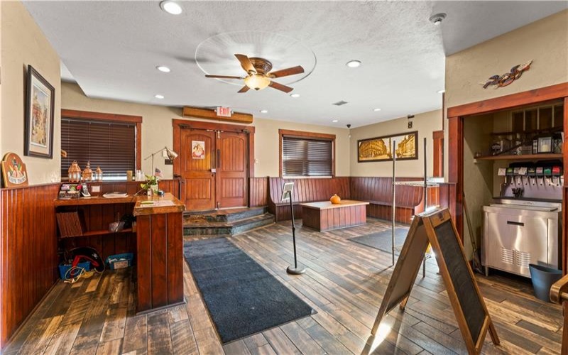 88 Main St, Washington, 15301, ,Commercial-industrial-business,For Sale,Main St,1734985