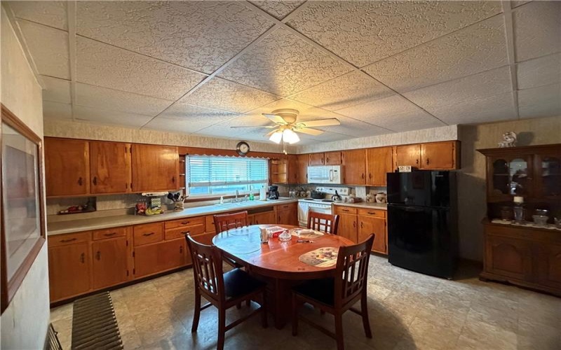 202 S. Market Street, Carmichaels, 15320, 4 Bedrooms Bedrooms, ,2.2 BathroomsBathrooms,Residential,For Sale,S. Market Street,1741277