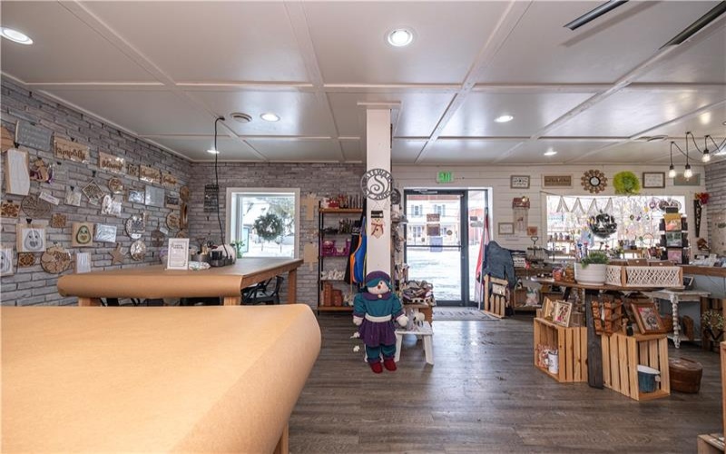 417 S Center Ave, New Stanton, 15672, ,Commercial-industrial-business,For Sale,S Center Ave,1738625