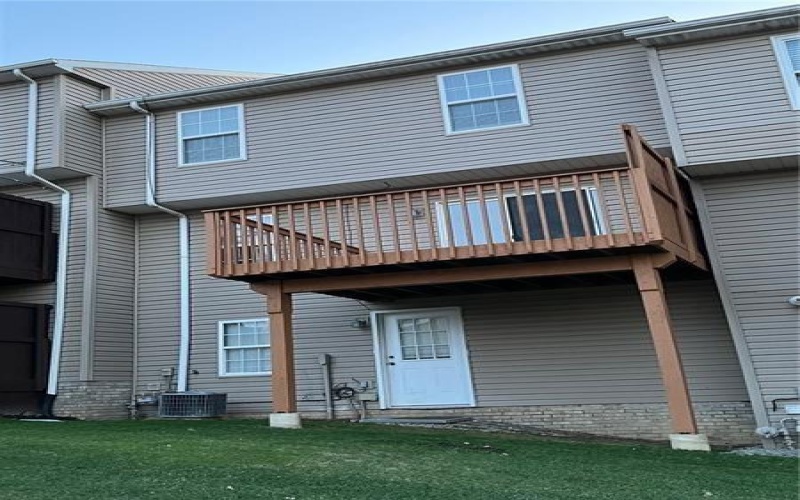 2003 TRAIL SIDE COURT, Jeannette, 15644, 3 Bedrooms Bedrooms, 8 Rooms Rooms,2.1 BathroomsBathrooms,Residential,For Sale,TRAIL SIDE COURT,1743982
