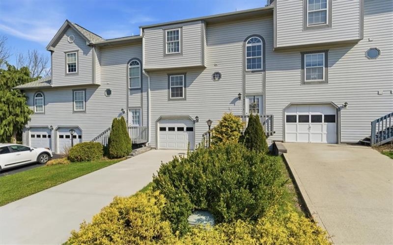 1403 Lexington Drive, Lawrence, 15055, 3 Bedrooms Bedrooms, 8 Rooms Rooms,2.2 BathroomsBathrooms,Residential,For Sale,Lexington Drive,1746564