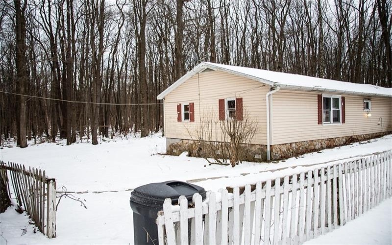 1227 Mount Carmel Dr, Windber, 15963, 3 Bedrooms Bedrooms, ,1 BathroomBathrooms,Residential,For Sale,Mount Carmel Dr,1735098