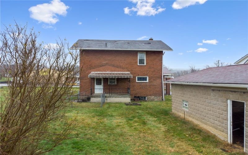132 Pennsylvania, New Stanton, 15672, 3 Bedrooms Bedrooms, 7 Rooms Rooms,1 BathroomBathrooms,Residential,For Sale,Pennsylvania,1735152