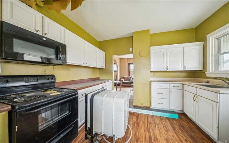 132 Pennsylvania, New Stanton, 15672, 3 Bedrooms Bedrooms, 7 Rooms Rooms,1 BathroomBathrooms,Residential,For Sale,Pennsylvania,1735152