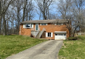 14 Hillcrest Rd, Eighty Four, 15330, 4 Bedrooms Bedrooms, 9 Rooms Rooms,1.1 BathroomsBathrooms,Residential,For Sale,Hillcrest Rd,1746607