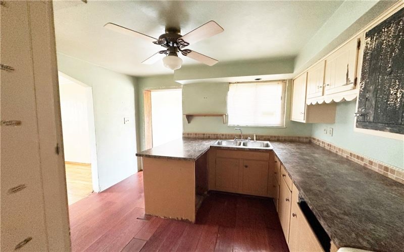 14 Hillcrest Rd, Eighty Four, 15330, 4 Bedrooms Bedrooms, 9 Rooms Rooms,1.1 BathroomsBathrooms,Residential,For Sale,Hillcrest Rd,1746607