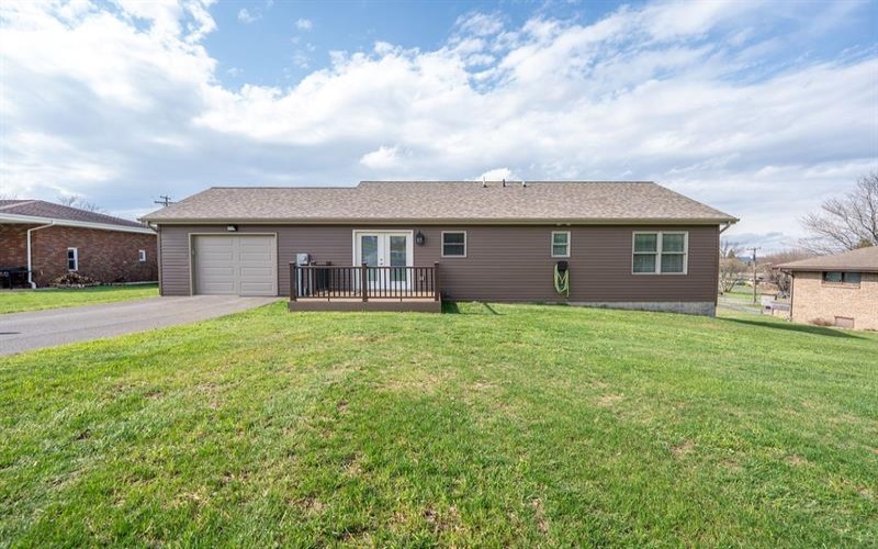 12 Highview St, Latrobe, 15650, 3 Bedrooms Bedrooms, 7 Rooms Rooms,2 BathroomsBathrooms,Residential,For Sale,Highview St,1746628