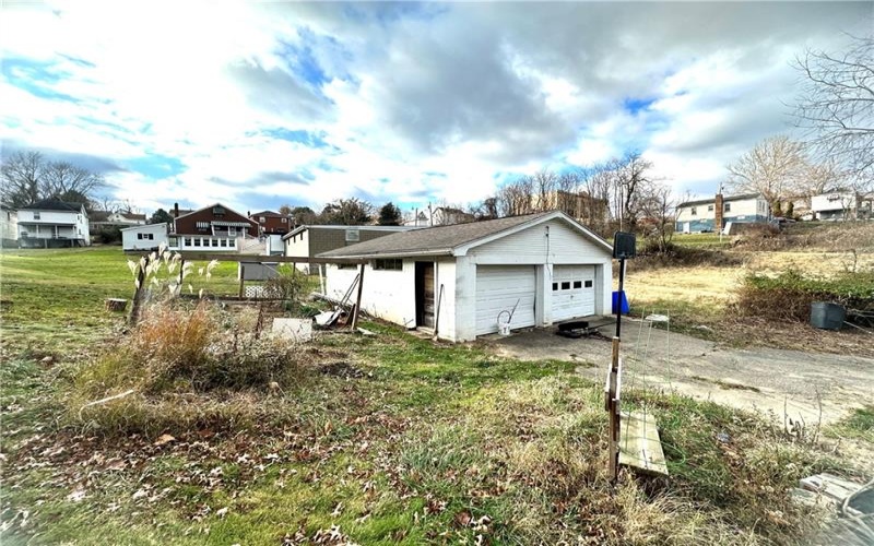 572 Alberts Dr, Monessen, 15062, 3 Bedrooms Bedrooms, ,1.1 BathroomsBathrooms,Residential,For Sale,Alberts Dr,1746659