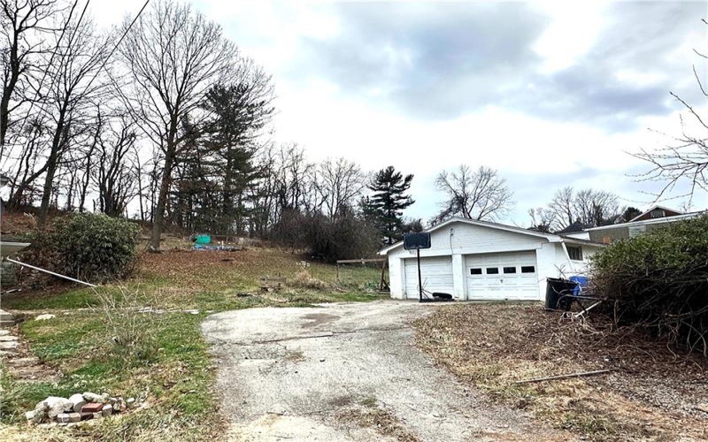 572 Alberts Dr, Monessen, 15062, 3 Bedrooms Bedrooms, ,1.1 BathroomsBathrooms,Residential,For Sale,Alberts Dr,1746659