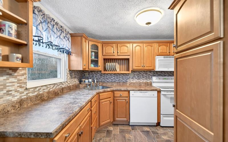 1952 Colleen DRIVE, North Huntingdon, 15642, 3 Bedrooms Bedrooms, 10 Rooms Rooms,1 BathroomBathrooms,Residential,For Sale,Colleen,1744155
