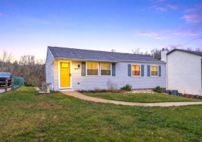 1952 Colleen DRIVE, North Huntingdon, 15642, 3 Bedrooms Bedrooms, 10 Rooms Rooms,1 BathroomBathrooms,Residential,For Sale,Colleen,1744155