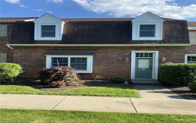 108 Bayberry Court, Mcmurray, 15317, 2 Bedrooms Bedrooms, 5 Rooms Rooms,2.1 BathroomsBathrooms,Residential,For Sale,Bayberry Court,1746679