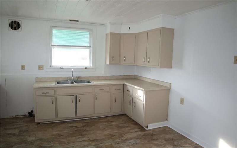 823 Crest Ave, Charleroi, 15022, 3 Bedrooms Bedrooms, 7 Rooms Rooms,1 BathroomBathrooms,Residential,For Sale,Crest Ave,1741470