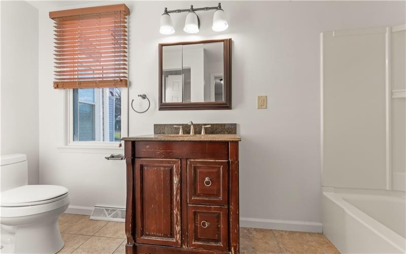 2667 Jefferson Ave, Washington, 15301, 3 Bedrooms Bedrooms, 6 Rooms Rooms,2 BathroomsBathrooms,Residential,For Sale,Jefferson Ave,1730466