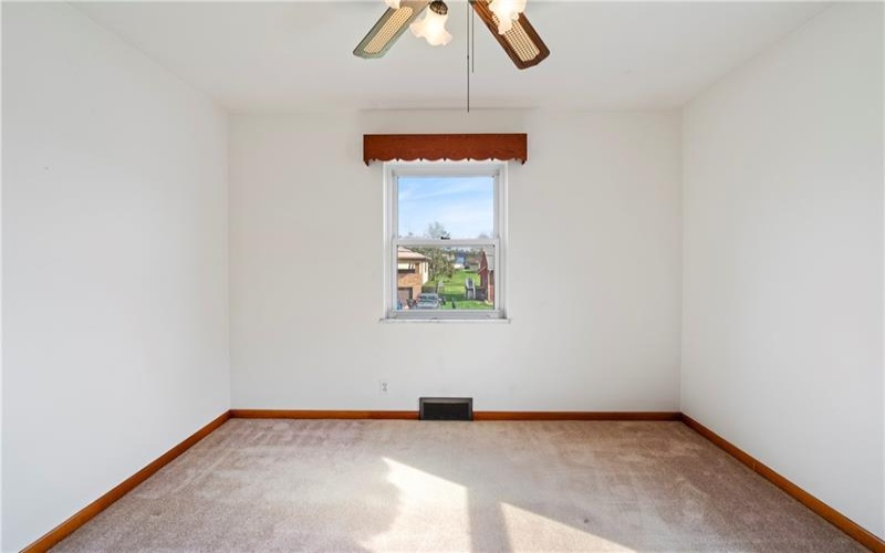 224 Eastern Dr, Lower Burrell, 15068, 3 Bedrooms Bedrooms, 7 Rooms Rooms,2 BathroomsBathrooms,Residential,For Sale,Eastern Dr,1746708