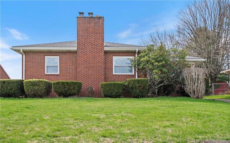 224 Eastern Dr, Lower Burrell, 15068, 3 Bedrooms Bedrooms, 7 Rooms Rooms,2 BathroomsBathrooms,Residential,For Sale,Eastern Dr,1746708