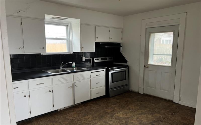 536 Patton Ave, Jeannette, 15644, 3 Bedrooms Bedrooms, 6 Rooms Rooms,1.1 BathroomsBathrooms,Residential,For Sale,Patton Ave,1735309