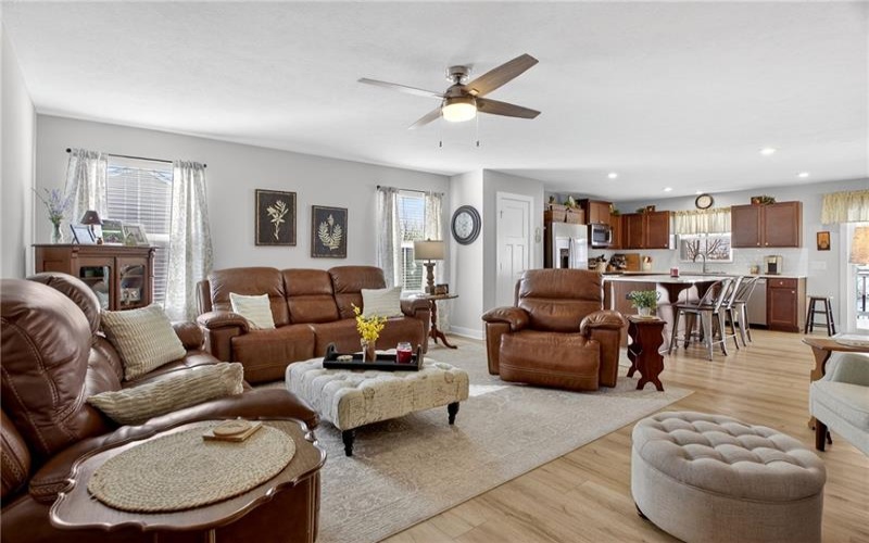 105 Horseshoe Loop, Washington, 15301, 3 Bedrooms Bedrooms, 9 Rooms Rooms,2 BathroomsBathrooms,Residential,For Sale,Horseshoe Loop,1746741