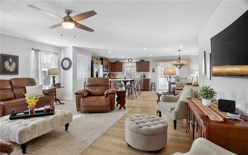 105 Horseshoe Loop, Washington, 15301, 3 Bedrooms Bedrooms, 9 Rooms Rooms,2 BathroomsBathrooms,Residential,For Sale,Horseshoe Loop,1746741