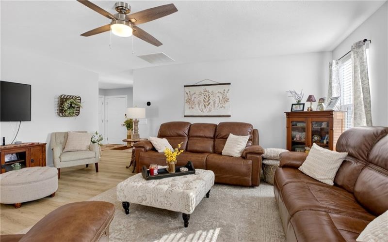 105 Horseshoe Loop, Washington, 15301, 3 Bedrooms Bedrooms, 9 Rooms Rooms,2 BathroomsBathrooms,Residential,For Sale,Horseshoe Loop,1746741
