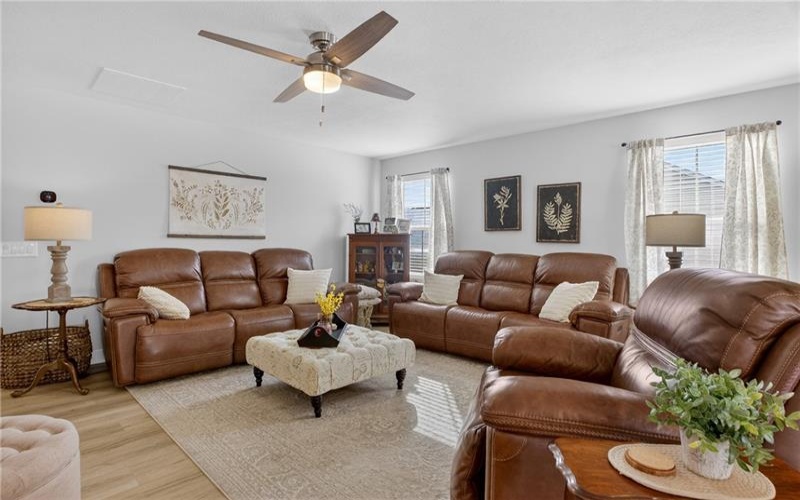 105 Horseshoe Loop, Washington, 15301, 3 Bedrooms Bedrooms, 9 Rooms Rooms,2 BathroomsBathrooms,Residential,For Sale,Horseshoe Loop,1746741