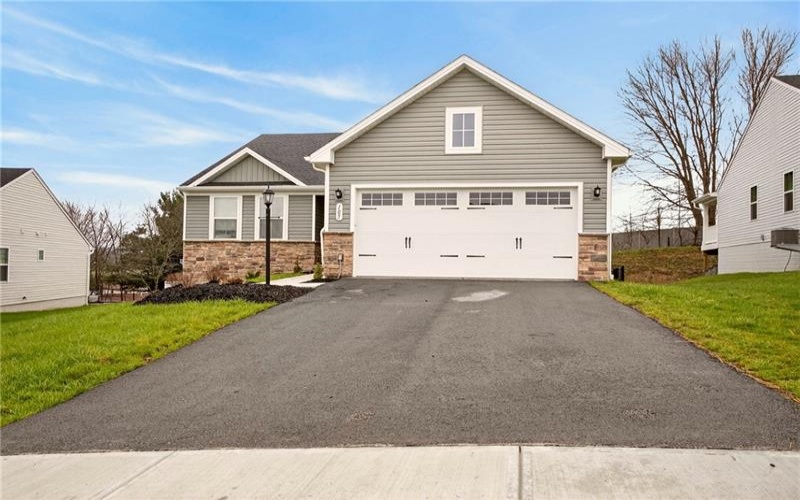 105 Horseshoe Loop, Washington, 15301, 3 Bedrooms Bedrooms, 9 Rooms Rooms,2 BathroomsBathrooms,Residential,For Sale,Horseshoe Loop,1746741