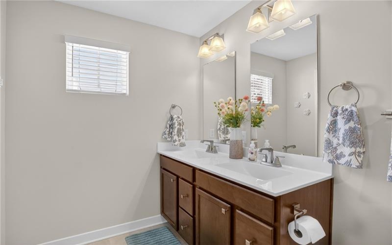105 Horseshoe Loop, Washington, 15301, 3 Bedrooms Bedrooms, 9 Rooms Rooms,2 BathroomsBathrooms,Residential,For Sale,Horseshoe Loop,1746741
