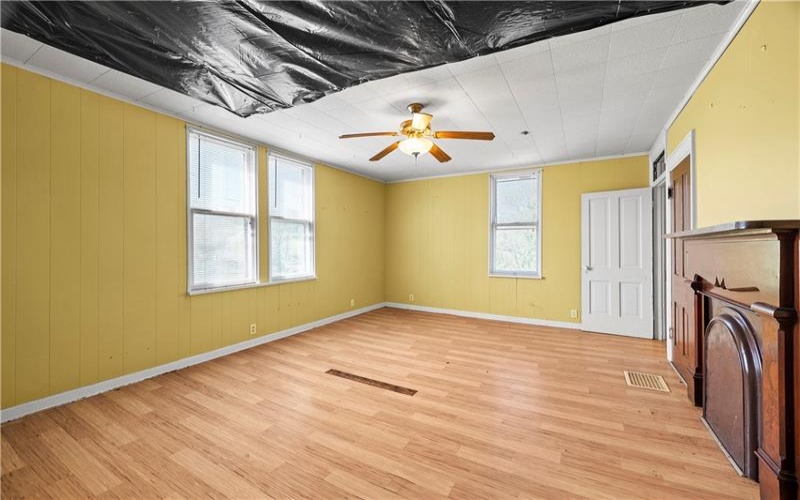 1276 Willowbrook Road, Rostraver Township, 15012, 3 Bedrooms Bedrooms, ,1.1 BathroomsBathrooms,Residential,For Sale,Willowbrook Road,1723700