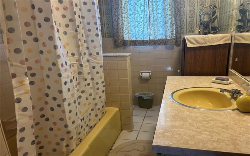 42 Walnut Ave, Dunbar, 15431, 3 Bedrooms Bedrooms, 6 Rooms Rooms,2 BathroomsBathrooms,Residential,For Sale,Walnut Ave,1738901