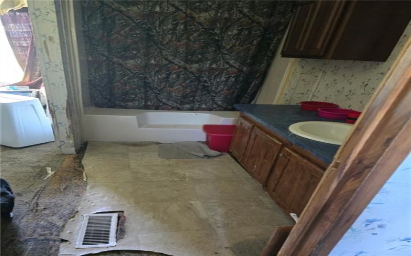 1115 Connellsville Road, Uniontown, 15401, ,Commercial-industrial-business,For Sale,Connellsville Road,1741551