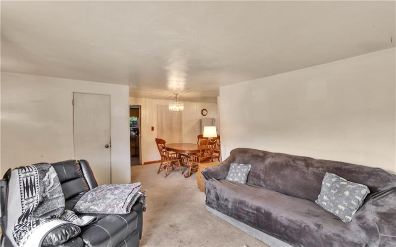 4060 Hart Ct, Murrysville, 15668, 3 Bedrooms Bedrooms, 10 Rooms Rooms,1 BathroomBathrooms,Residential,For Sale,Hart Ct,1744298