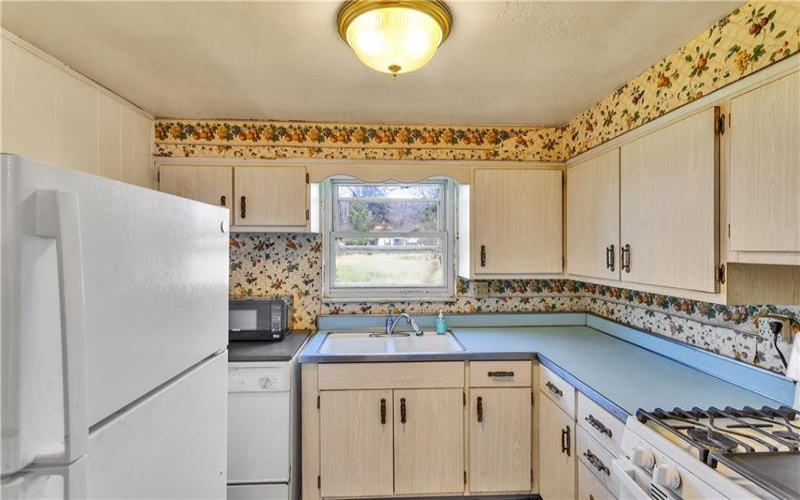 4060 Hart Ct, Murrysville, 15668, 3 Bedrooms Bedrooms, 10 Rooms Rooms,1 BathroomBathrooms,Residential,For Sale,Hart Ct,1744298