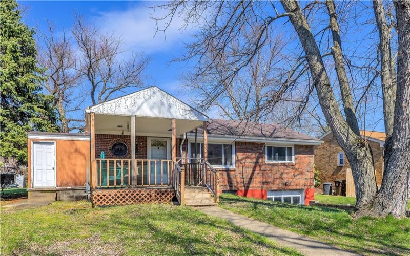 4060 Hart Ct, Murrysville, 15668, 3 Bedrooms Bedrooms, 10 Rooms Rooms,1 BathroomBathrooms,Residential,For Sale,Hart Ct,1744298