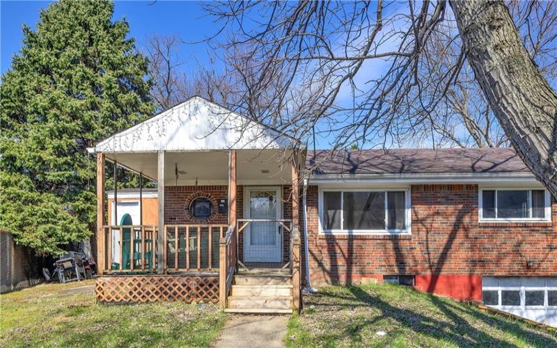 4060 Hart Ct, Murrysville, 15668, 3 Bedrooms Bedrooms, 10 Rooms Rooms,1 BathroomBathrooms,Residential,For Sale,Hart Ct,1744298