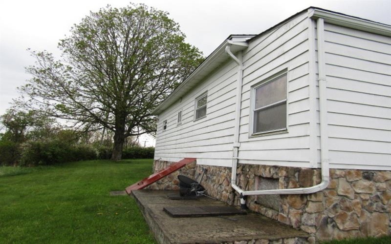 163 Poplar Rd, Avella, 15312, 3 Bedrooms Bedrooms, 8 Rooms Rooms,2 BathroomsBathrooms,Residential,For Sale,Poplar Rd,1735432