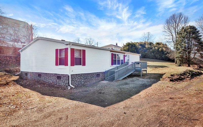 11 Columbus St., Belle Vernon, 15012, 2 Bedrooms Bedrooms, 6 Rooms Rooms,2 BathroomsBathrooms,Residential,For Sale,Columbus St.,1741742