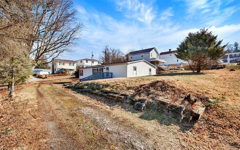 11 Columbus St., Belle Vernon, 15012, 2 Bedrooms Bedrooms, 6 Rooms Rooms,2 BathroomsBathrooms,Residential,For Sale,Columbus St.,1741742