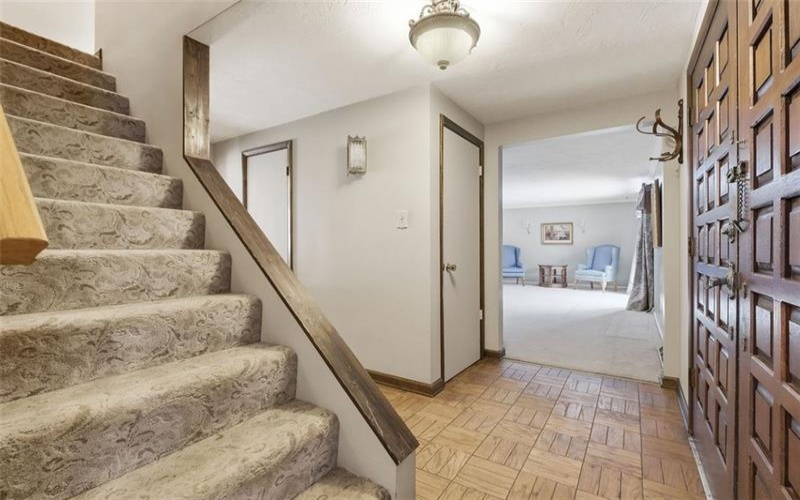 21 Hillcrest Rd, Eighty Four, 15330, 4 Bedrooms Bedrooms, 12 Rooms Rooms,2.2 BathroomsBathrooms,Residential,For Sale,Hillcrest Rd,1741813