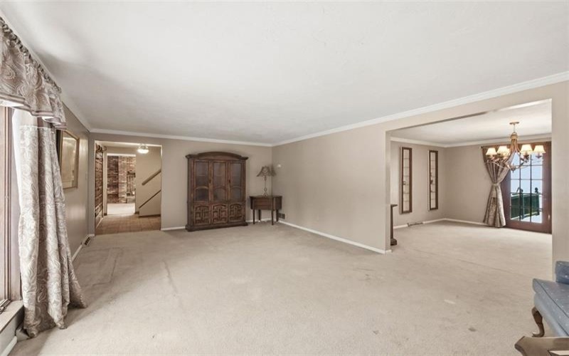 21 Hillcrest Rd, Eighty Four, 15330, 4 Bedrooms Bedrooms, 12 Rooms Rooms,2.2 BathroomsBathrooms,Residential,For Sale,Hillcrest Rd,1741813